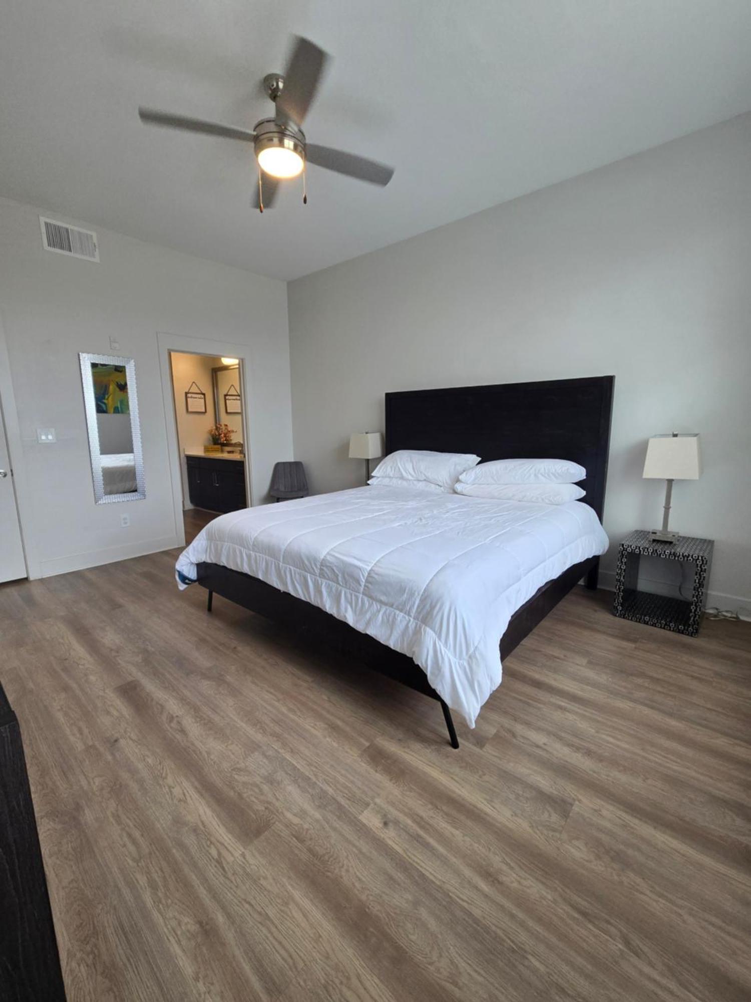 Апартаменты 2Bdrm/2 King Beds/1Air Mattress Даллас Экстерьер фото